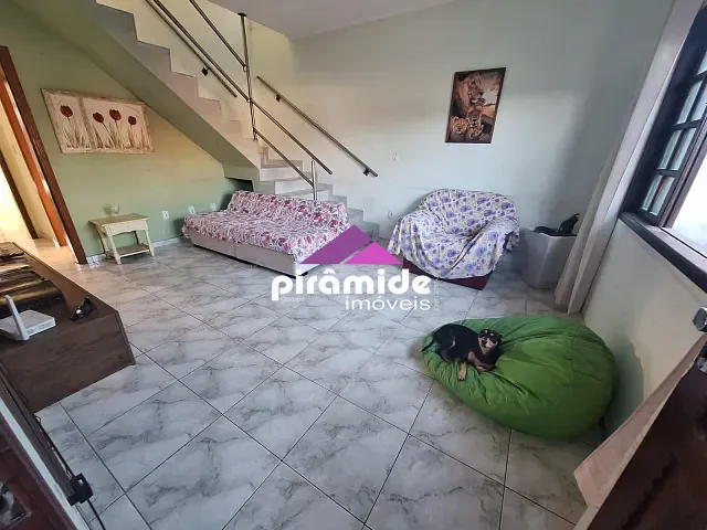 Casa com 245m² 6 quartos e 2 banheiros, à venda, no bairro Jardim das Gaivotas em Caraguatatuba