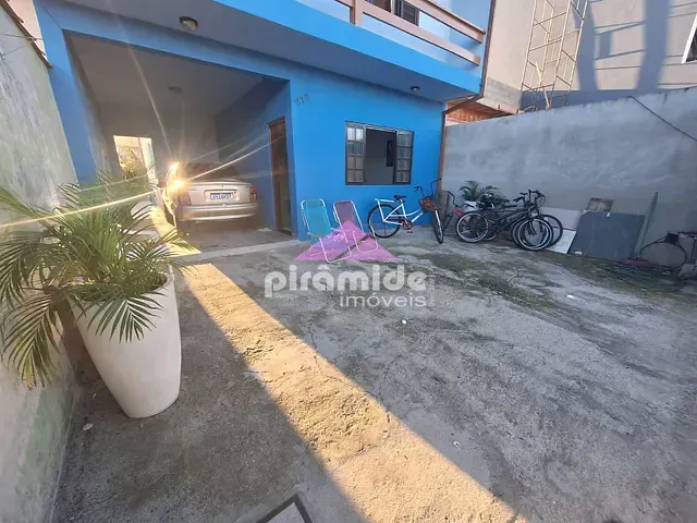 Casa com 245m² 6 quartos e 2 banheiros, à venda, no bairro Jardim das Gaivotas em Caraguatatuba