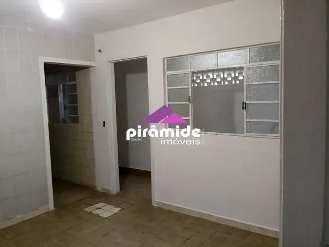 Casa com 118m² 2 quartos e 1 banheiro, à venda, no bairro Centro em Caraguatatuba
