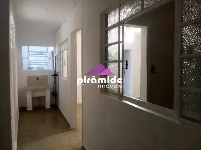 Casa com 118m² 2 quartos e 1 banheiro, à venda, no bairro Centro em Caraguatatuba