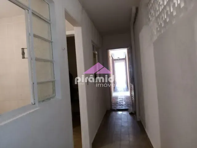 Casa com 118m² 2 quartos e 1 banheiro, à venda, no bairro Centro em Caraguatatuba