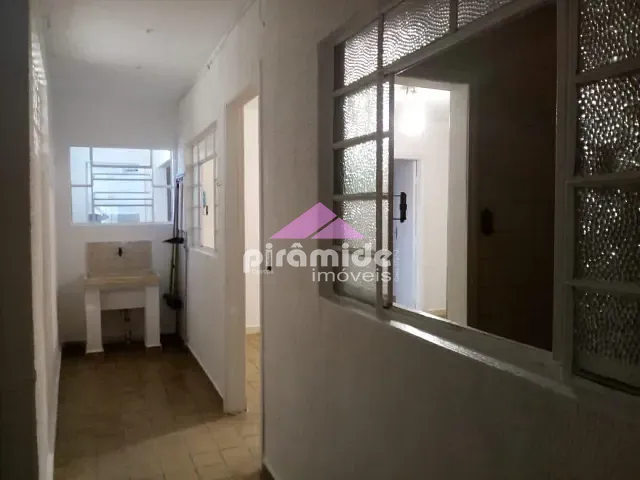 Casa com 118m² 2 quartos e 1 banheiro, à venda, no bairro Centro em Caraguatatuba