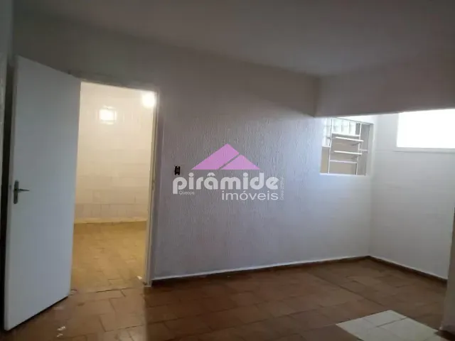Casa com 118m² 2 quartos e 1 banheiro, à venda, no bairro Centro em Caraguatatuba