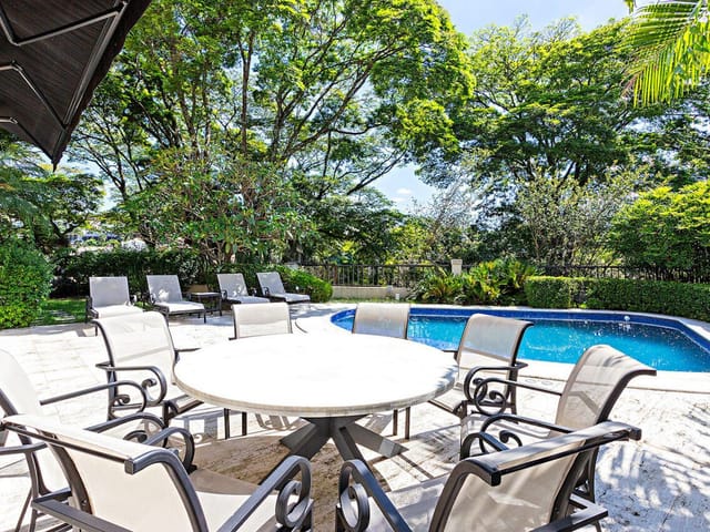 Casa com 870m² 4 quartos e 8 banheiros, à venda, no bairro Jardim Guedala em São Paulo