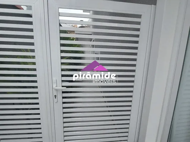 Casa 3 quartos e 5 banheiros, à venda, no bairro Urbanova em São José dos Campos