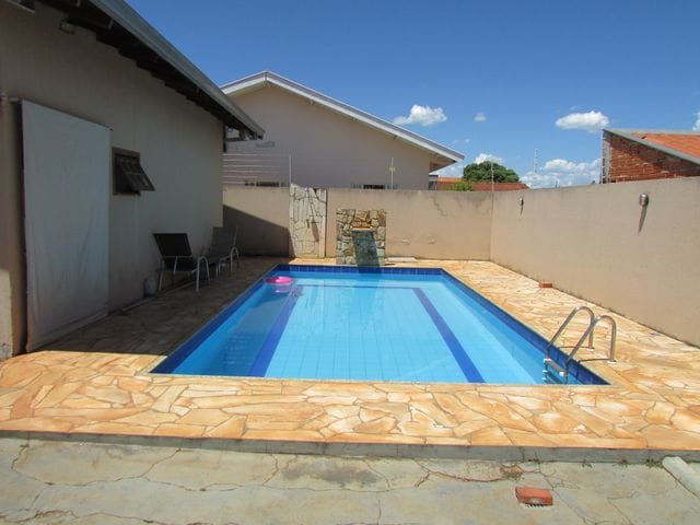 Casa com 442m² 3 quartos e 2 banheiros, à venda, no bairro Jardim Beltrão em Ibiporã