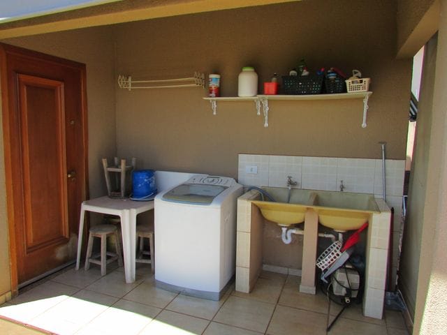 Casa com 442m² 3 quartos e 2 banheiros, à venda, no bairro Jardim Beltrão em Ibiporã