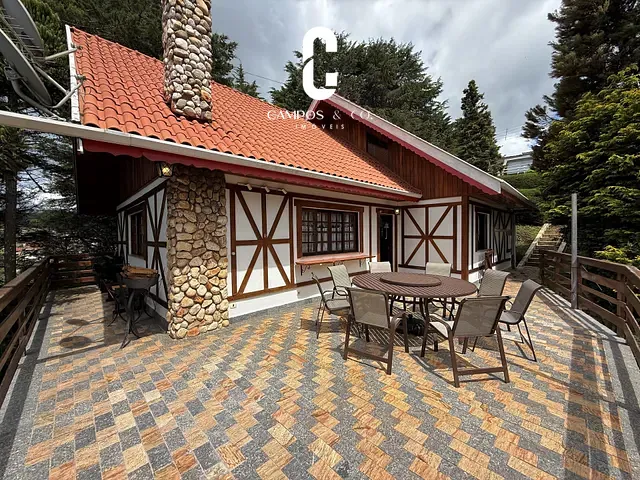 Casa com 1137m² 6 quartos e 5 banheiros, à venda, no bairro Vila Jaguaribe em Campos do Jordão