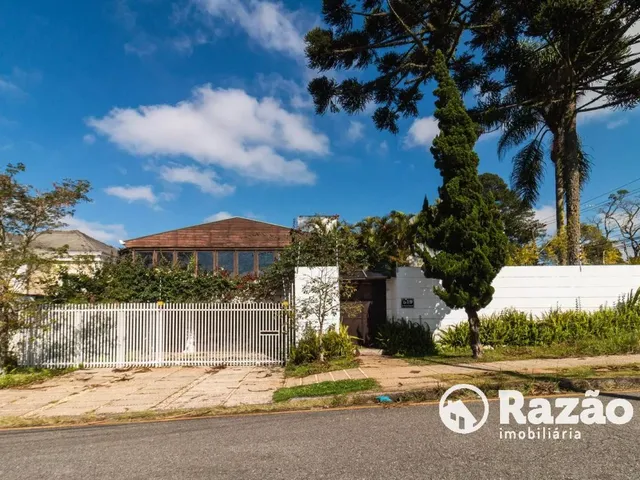 Casa 1 quarto e 5 banheiros, para alugar, no bairro Vista Alegre em Curitiba