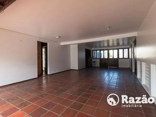 Casa 1 quarto e 5 banheiros, para alugar, no bairro Vista Alegre em Curitiba