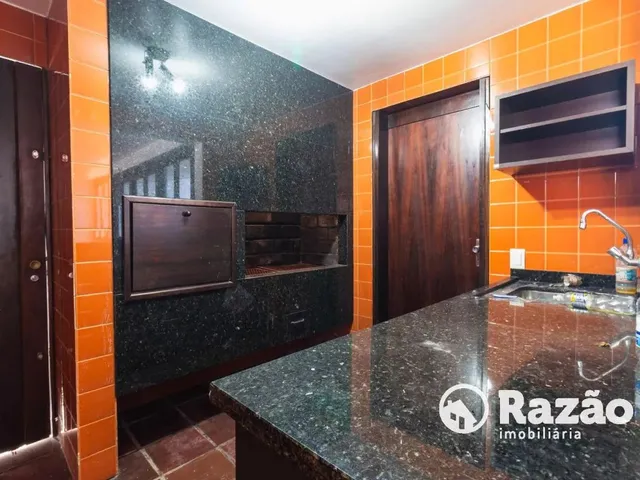 Casa 1 quarto e 5 banheiros, para alugar, no bairro Vista Alegre em Curitiba