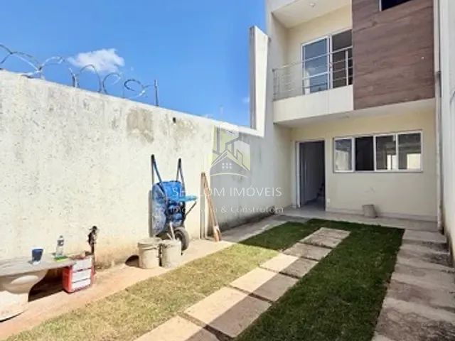 Casa 2 quartos e 3 banheiros, à venda, no bairro Parque Xangri-Lá em Contagem