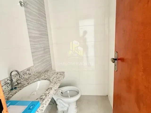 Casa 2 quartos e 3 banheiros, à venda, no bairro Parque Xangri-Lá em Contagem
