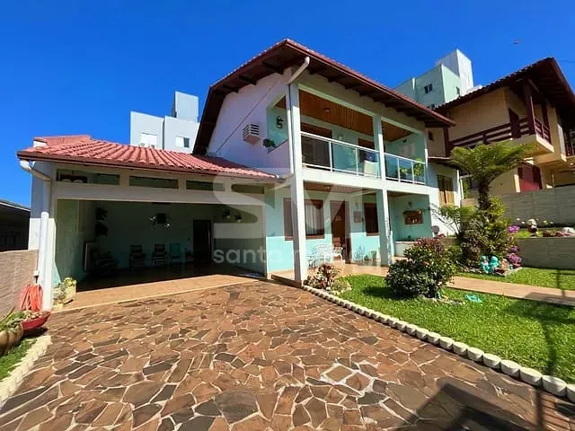 Casa com 382m² 3 quartos e 2 banheiros, à venda, no bairro Santa Maria em Chapecó