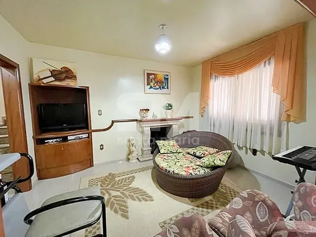 Casa com 382m² 3 quartos e 2 banheiros, à venda, no bairro Santa Maria em Chapecó