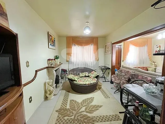 Casa com 382m² 3 quartos e 2 banheiros, à venda, no bairro Santa Maria em Chapecó