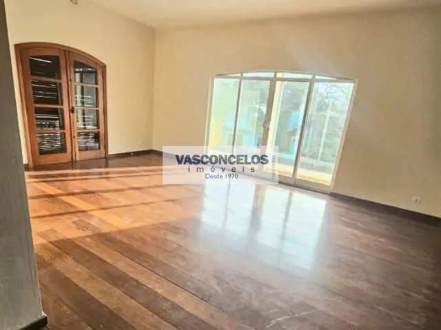 Casa com 450m², para alugar, no bairro Centro em São José dos Campos
