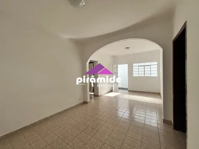 Casa com 210m² 3 quartos e 2 banheiros, para alugar, no bairro Jardim Uirá em São José dos Campos