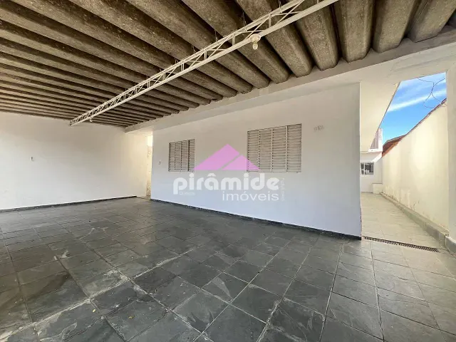 Casa com 210m² 3 quartos e 2 banheiros, para alugar, no bairro Jardim Uirá em São José dos Campos
