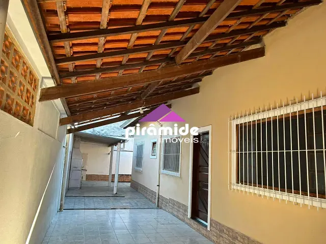 Casa com 245m² 2 quartos e 2 banheiros, à venda, no bairro Jardim das Gaivotas em Caraguatatuba