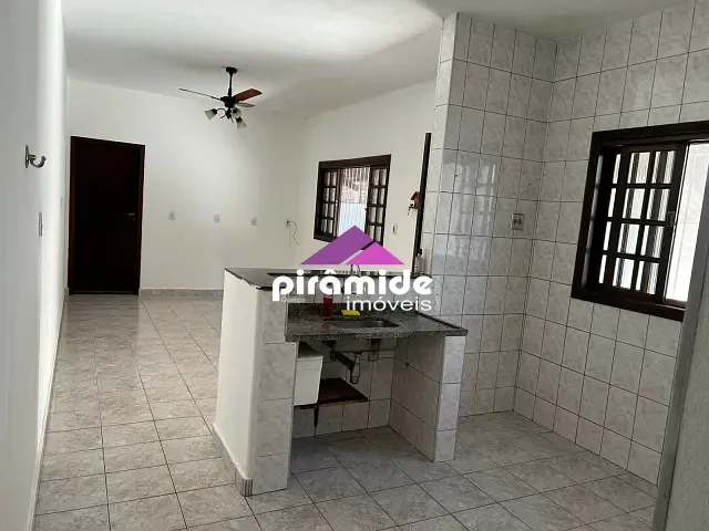 Casa com 245m² 2 quartos e 2 banheiros, à venda, no bairro Jardim das Gaivotas em Caraguatatuba