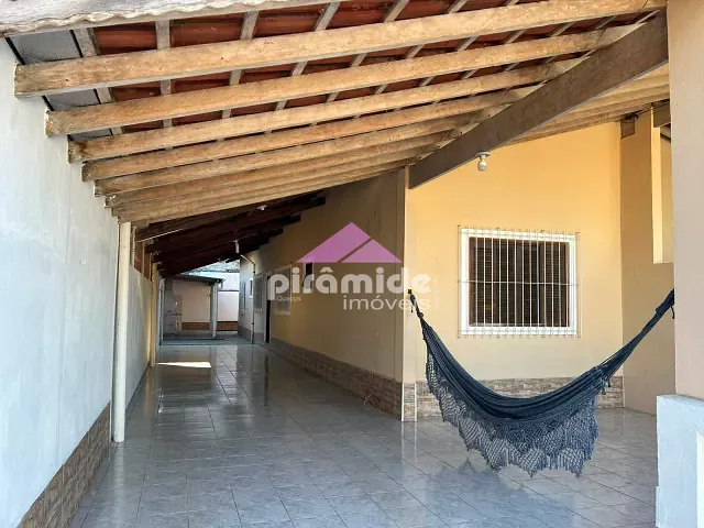 Casa com 245m² 2 quartos e 2 banheiros, à venda, no bairro Jardim das Gaivotas em Caraguatatuba