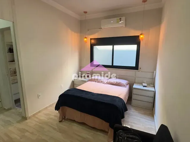 Casa com 300m² 3 quartos e 4 banheiros, à venda ou para alugar, no bairro Parque Residencial Nova Caçapava em Caçapava