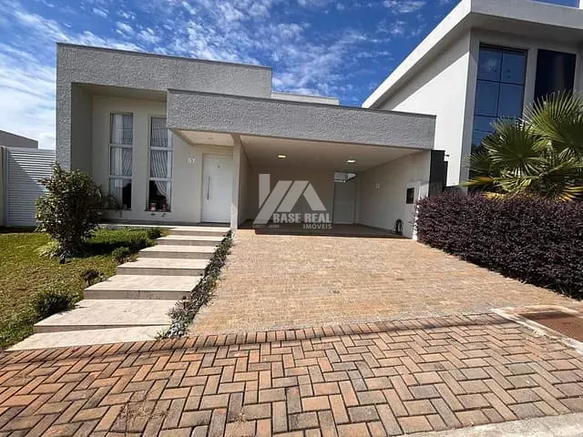 Casa 3 quartos e 3 banheiros, à venda, no bairro Centro em Guarapuava