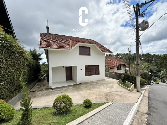 Casa com 350m² 3 quartos e 3 banheiros, à venda, no bairro Vila Pora em Campos do Jordão
