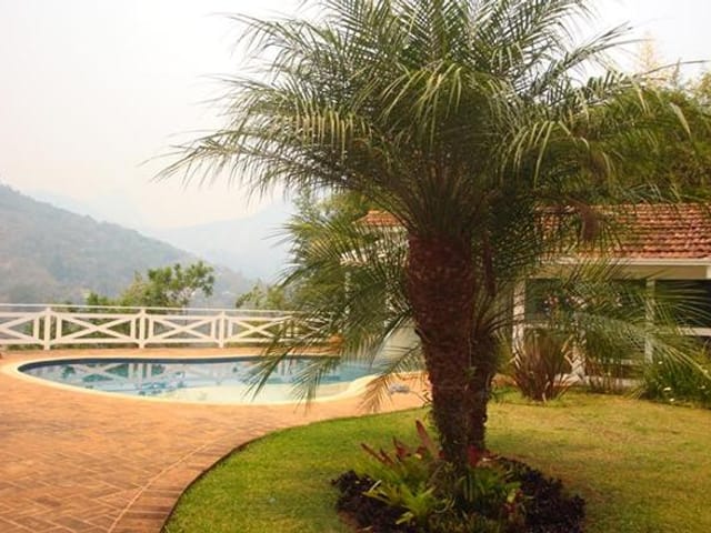 Casa à venda, no bairro Nogueira em Petrópolis