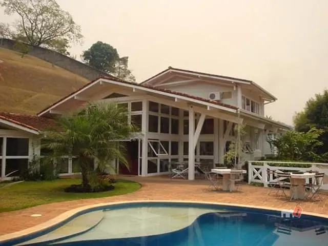 Casa à venda, no bairro Nogueira em Petrópolis