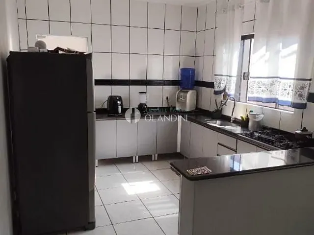 Casa com 182m² 2 quartos e 2 banheiros, à venda, no bairro Jardim dos Ipês em Artur Nogueira