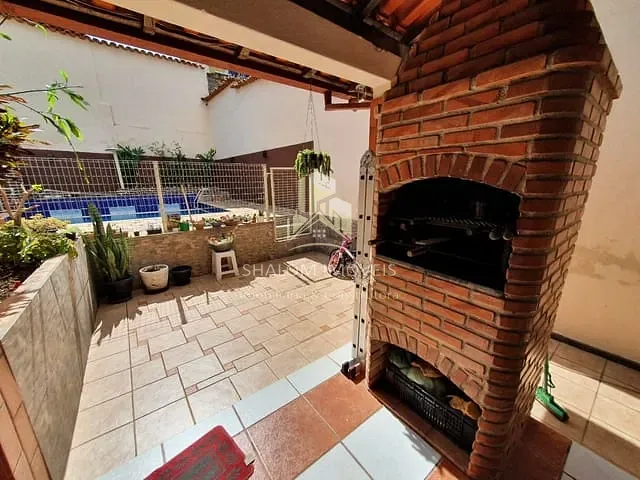Casa 4 quartos e 3 banheiros, à venda, no bairro Parque Xangri-Lá em Contagem