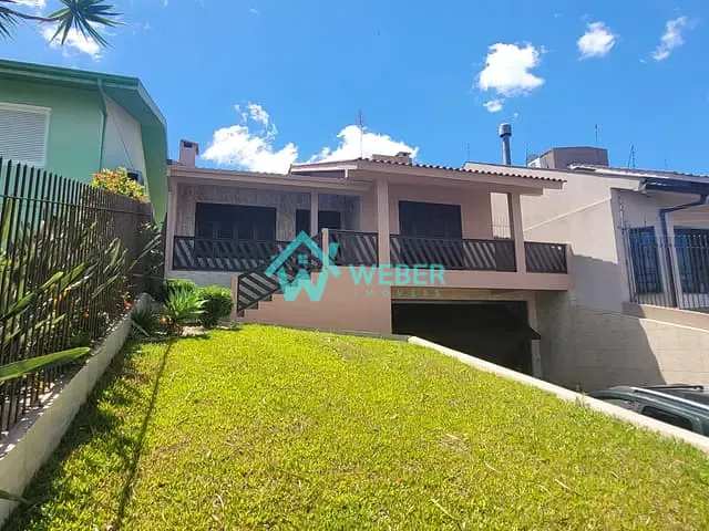Casa com 388m² 3 quartos e 3 banheiros, para alugar, no bairro Petrópolis em Novo Hamburgo