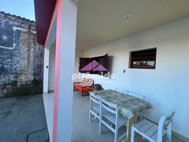 Casa com 600m² 4 quartos e 4 banheiros, à venda, no bairro Maranduba em Ubatuba