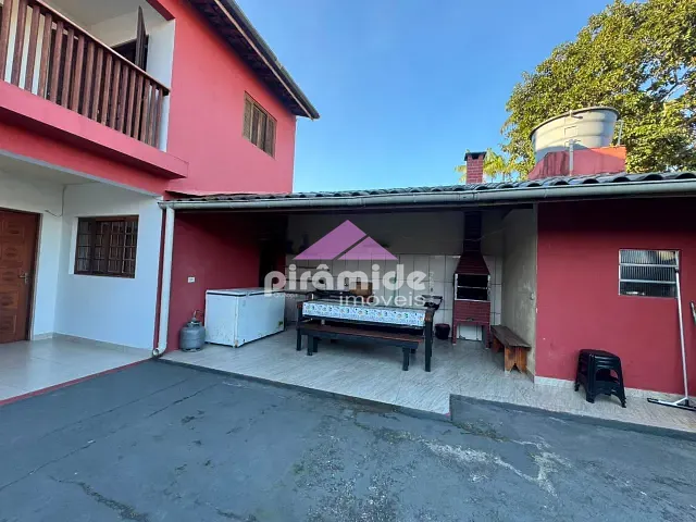 Casa com 600m² 4 quartos e 4 banheiros, à venda, no bairro Maranduba em Ubatuba