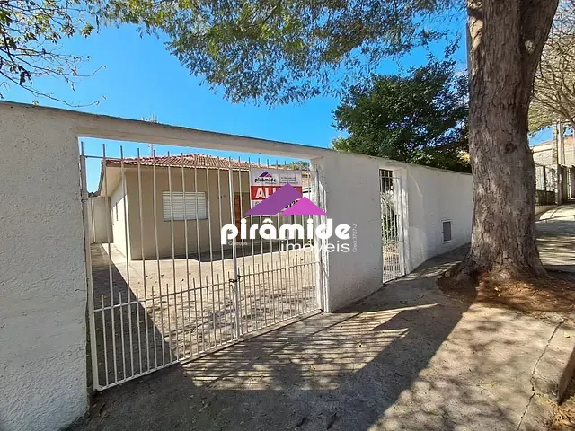 Casa 3 quartos e 3 banheiros, para alugar, no bairro Jardim da Granja em São José dos Campos