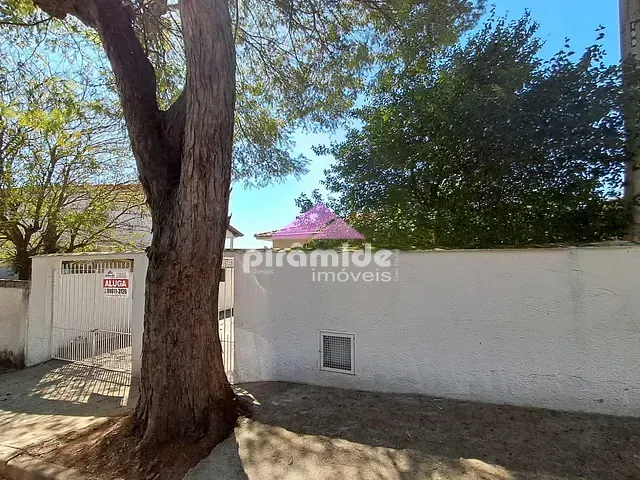 Casa 3 quartos e 3 banheiros, para alugar, no bairro Jardim da Granja em São José dos Campos