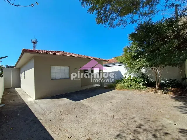 Casa 3 quartos e 3 banheiros, para alugar, no bairro Jardim da Granja em São José dos Campos