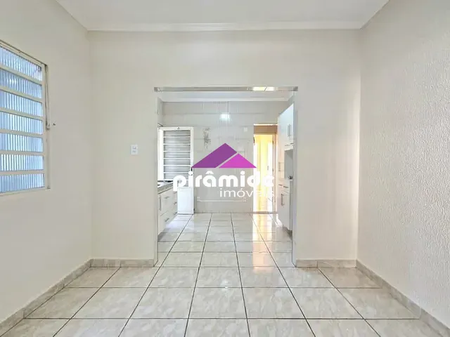 Casa 2 quartos e 1 banheiro, à venda, no bairro Bosque dos Eucaliptos em São José dos Campos