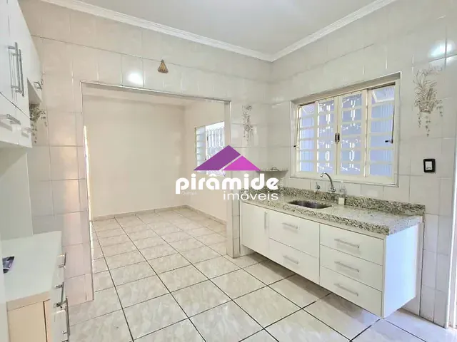 Casa 2 quartos e 1 banheiro, à venda, no bairro Bosque dos Eucaliptos em São José dos Campos