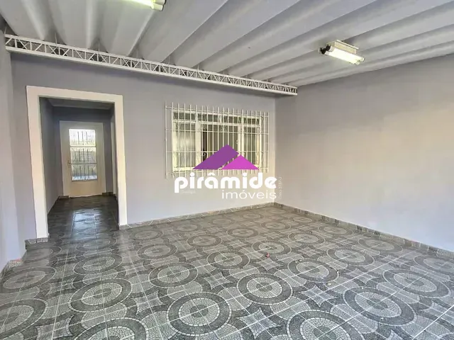 Casa 2 quartos e 1 banheiro, à venda, no bairro Bosque dos Eucaliptos em São José dos Campos