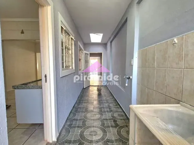 Casa 2 quartos e 1 banheiro, à venda, no bairro Bosque dos Eucaliptos em São José dos Campos