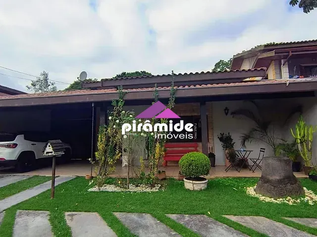 Casa com 354m² 4 quartos e 3 banheiros, à venda, no bairro Urbanova em São José dos Campos