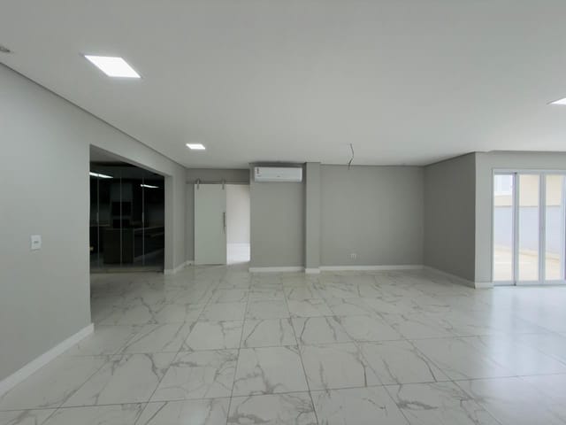 Casa com 645m² 3 quartos e 6 banheiros, à venda ou para alugar, no bairro Tamboré em Santana de Parnaíba
