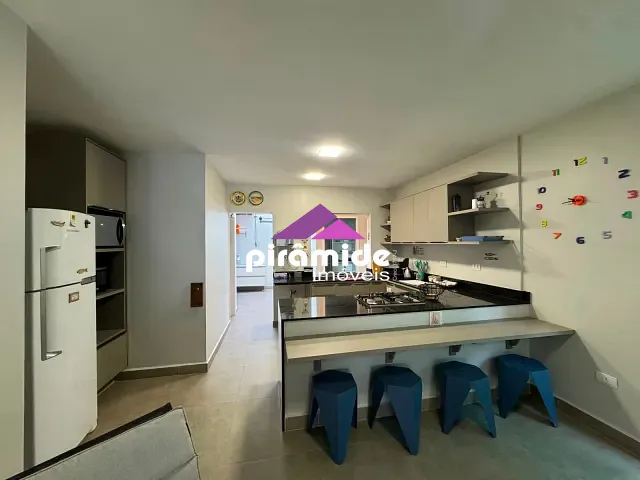 Casa 4 quartos e 3 banheiros, à venda ou para alugar, no bairro Massaguaçu em Caraguatatuba