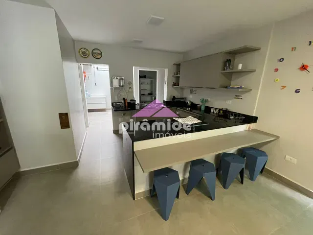Casa 4 quartos e 3 banheiros, à venda ou para alugar, no bairro Massaguaçu em Caraguatatuba