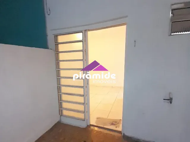 Casa com 45m² 1 quarto e 1 banheiro, para alugar, no bairro Conjunto Residencial Elmano Veloso em São José dos Campos