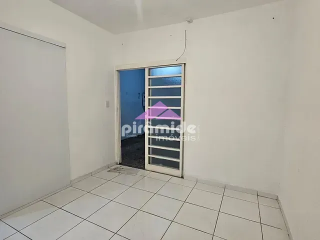 Casa com 45m² 1 quarto e 1 banheiro, para alugar, no bairro Conjunto Residencial Elmano Veloso em São José dos Campos