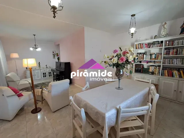 Casa 3 quartos e 3 banheiros, à venda, no bairro Jardim das Indústrias em São José dos Campos